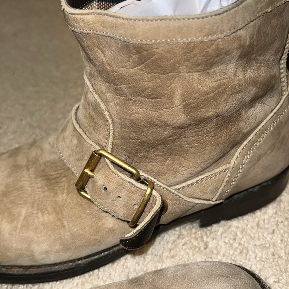 BURBERRY SOFT SUEDE MOTO BOOTIE - Picture 16 of 16